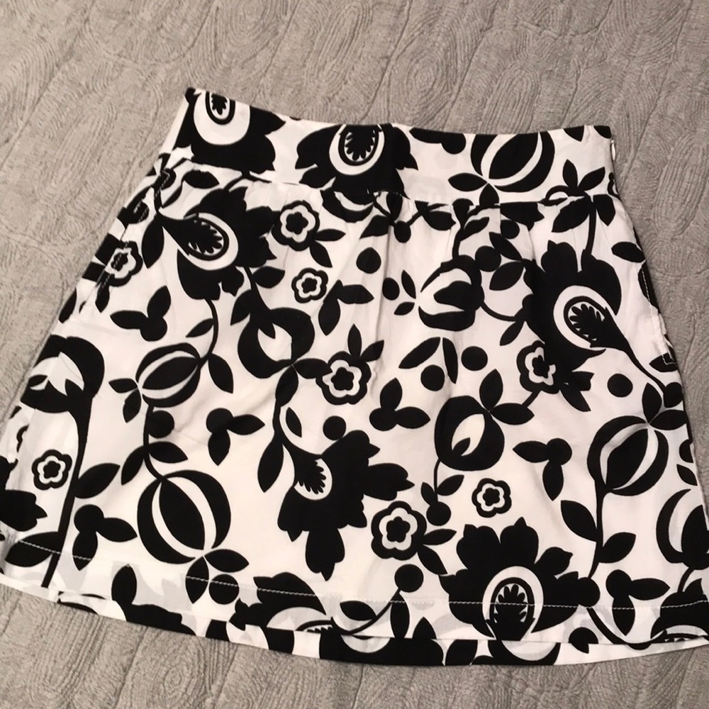 Precious black and white cotton skirt!